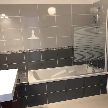 T2 46 M2 O'lac Proche Du 1 Parking Terrasse Aix-les-Bains