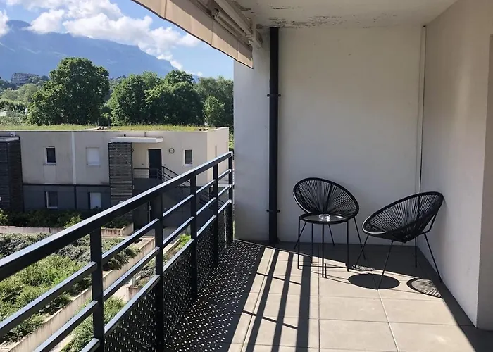 T2 46 M2 O'lac Proche Du 1 Parking Terrasse * エクスレバン